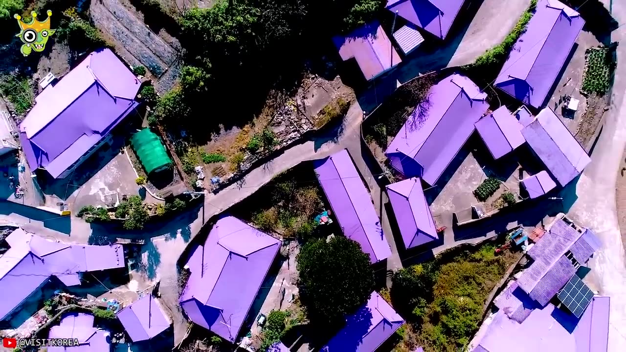 It May Be Hard To Believe But People Actually Live In These Houses