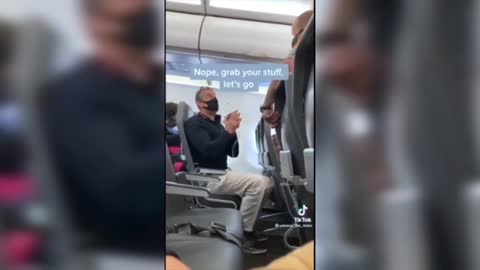 Man Removed from Plane for Lowering his Mask