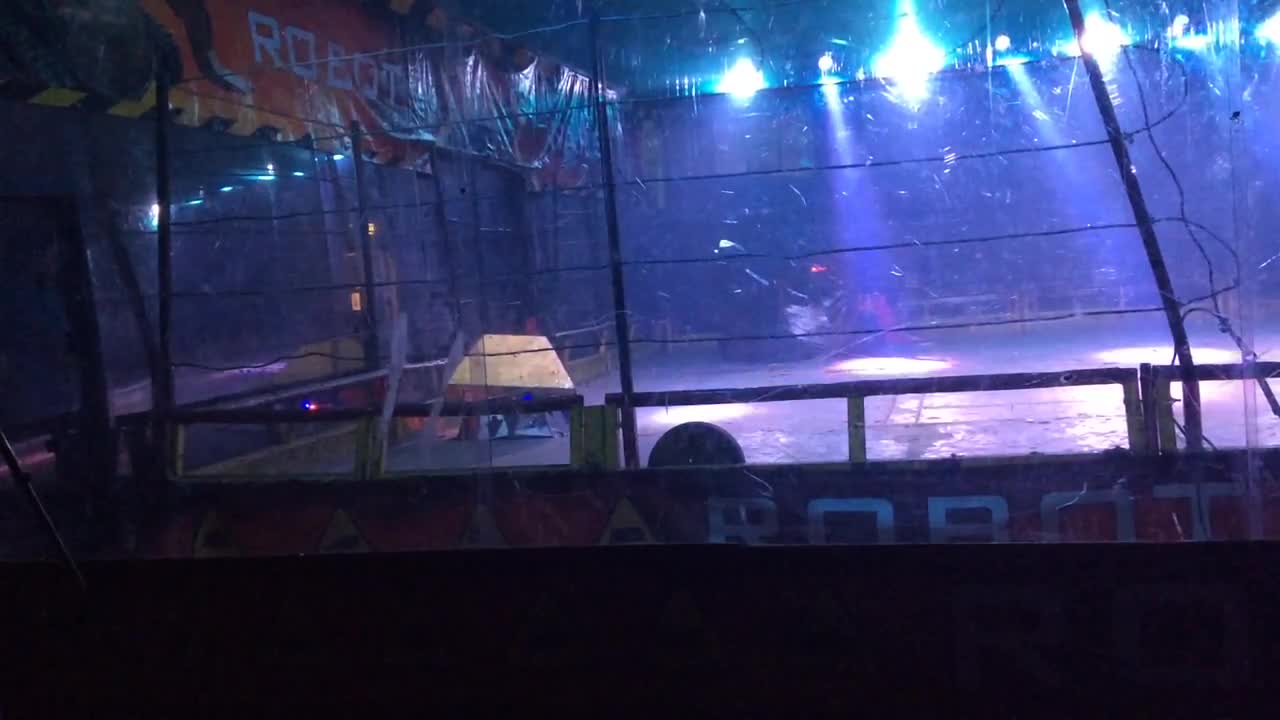 Robot Wars Maidstone 2016: Iron Awe 5 Vs Dystopia