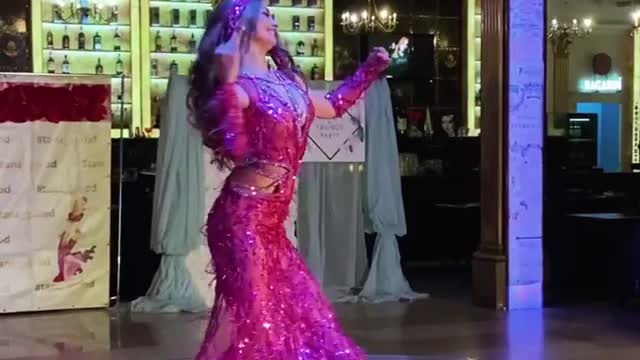 Happy, beautiful and spectacular Arabic dance 😍❤️ 😍😍😉🔥🔥 😍😍😉🔥🔥