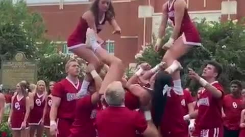 Wow - Oklahoma Cheerleaders, Very Goood.