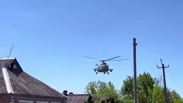 Ukrainian Mi 17 shoots at the position of the occupiers
