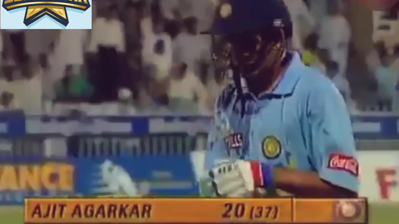 Waqar younas Hat Trick against New Zealand ( Best Bowling 4/33 )