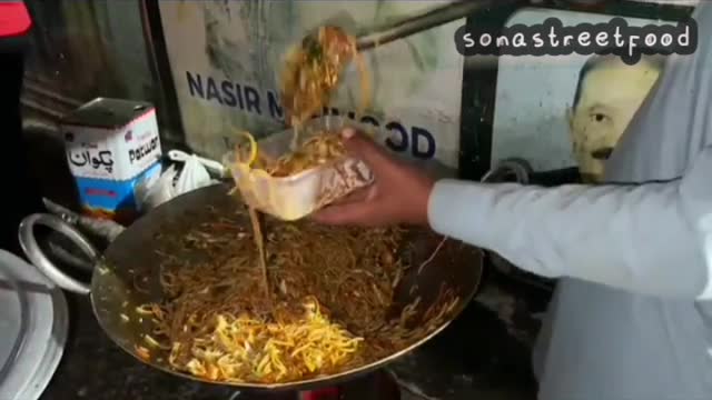 Hardworking Old Man Making CHINESE FOOD Restaurant Style Street Food Fried Rice & Dry Chilly Chicken