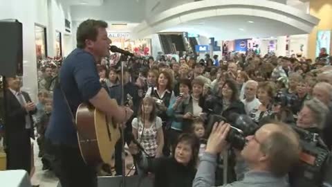 Maxime Landry chaudement accueilli par ses fans