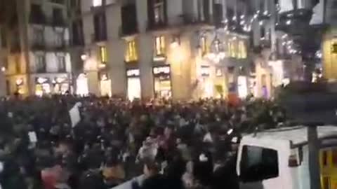 BARCELONA, SPAIN RISING UP AGAINST VACCINE PASSPORTS ⚡️💥