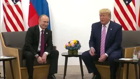 Donald Trump "warns" Vladimir Putin.