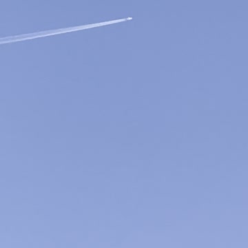 Chemtrail or contrail?