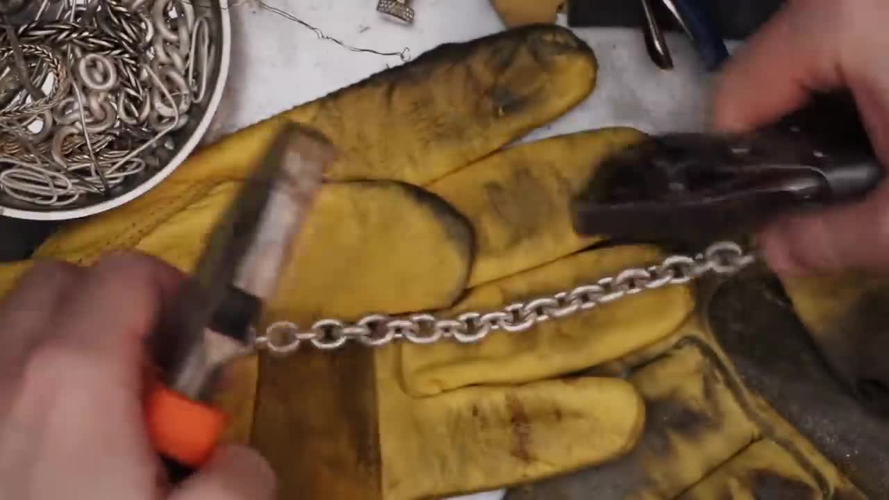 Chain link cuban making