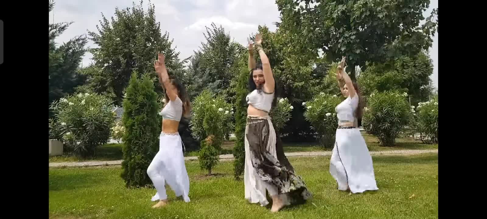 O Saki Saki ( bhabhi dance )