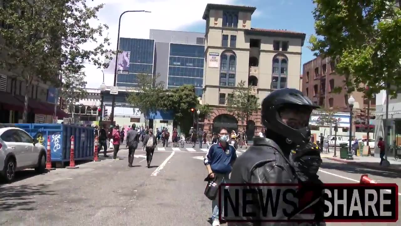 Aug 5 2018 Berkeley 1.1 Antifa 'Get the fuck back. Cops aren't here. They won't help you.'