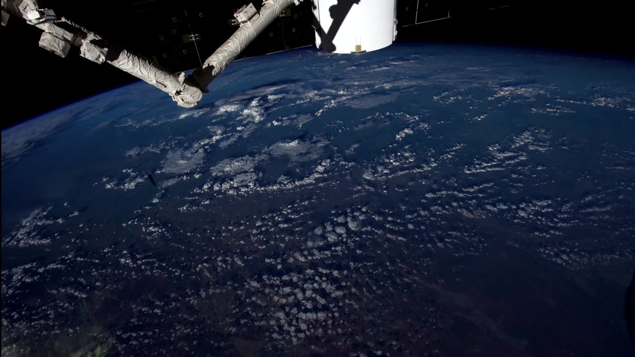 ISS Expedition 42 Time Lapse Video of Earth