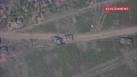 Úder ruského dronu Lancet o Robotina