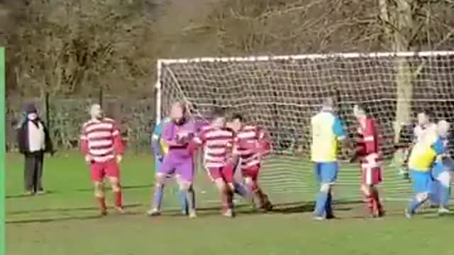 You just can't win when you're a referee... 😂🤷‍♂️