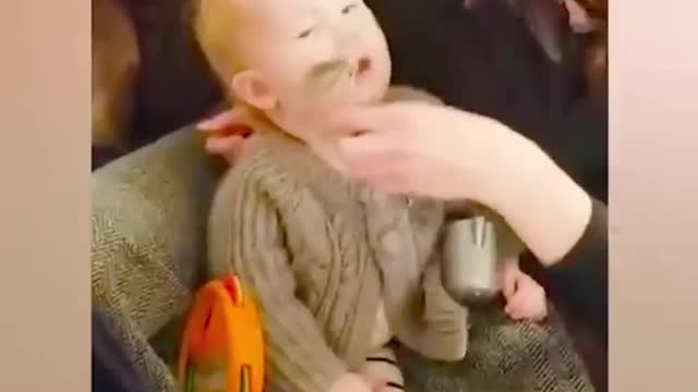 Funniest Baby Reactions When Massages dw