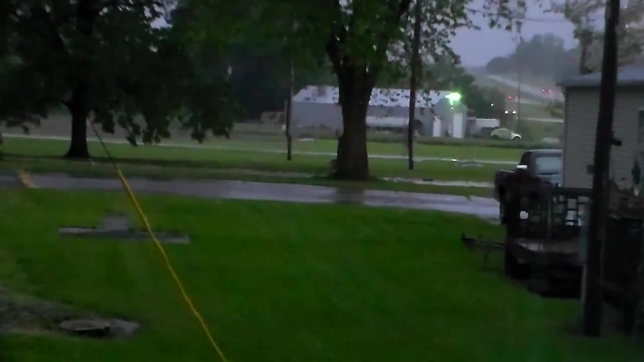 Distant thunderstorm, light shower in the area, wind 6-12-15