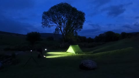Nightlapse Lanshan 2 . Getting gear in the tent.