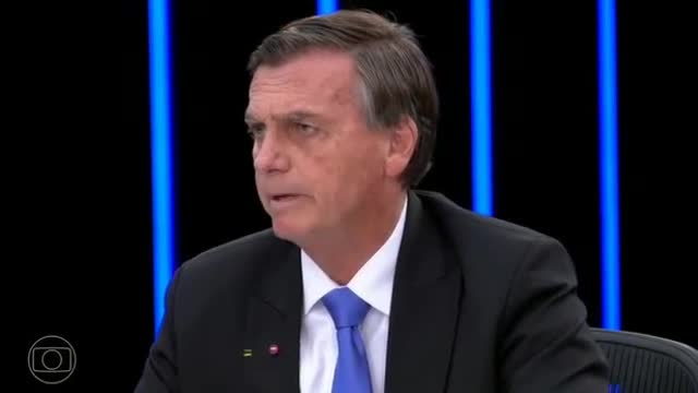 BONNER COMETE FAKE NEWS E BOLSONARO O DESMENTE AO VIVO