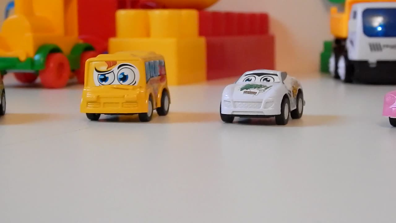 Learning Colors and Numbers with Toy Cars and Bus – Fun for Toddlers!