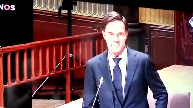 Mark Rutte liegt eerst en ontwijkt daarna de vraag