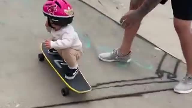 Baby balancing skateboard like pro