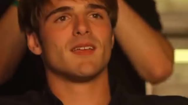 Into your arms tonight Whatsapp status _ Kissing booth _ Bingo Beats