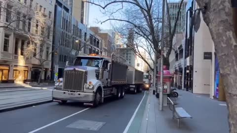 Australian truckers More than 100 truckers protesting fuel costs cause traffic to stop in Melbourne