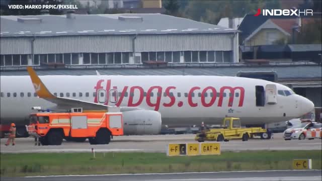Zbog požara u prtljazi avion sletio u Zagreb