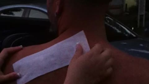 Back waxing results in painfully epic fail