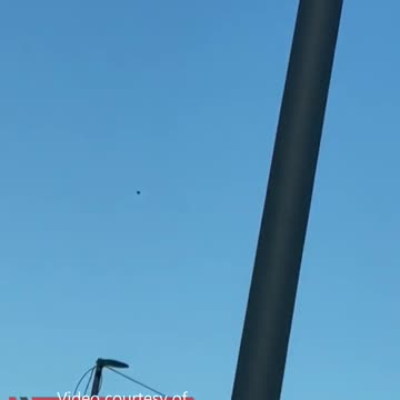 Impressive UAP/OVNI Sighting in Overland Park: Captured Near Bank of America - 01/27/2022