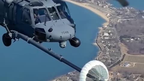 Helicopter_Air_to_Air_Refueling