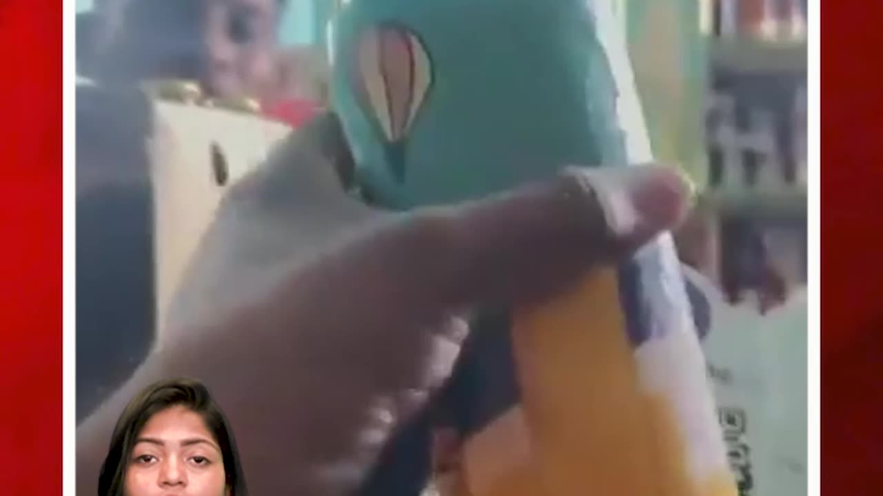 షాకింగ్.. బీరులో కప్ప! #frog inside the #beerbottle #viralvideo | FBTV NEWS