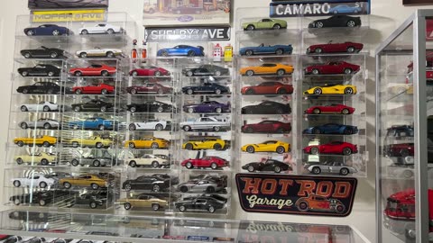 Wall Display Cases 1/18 Scale by Carney Plastics