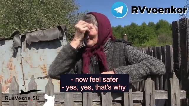 Russian soldiers from "O" group brought a food package to a elder