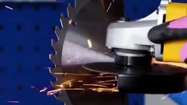 Use cutting machine to cut simple tool shelf, good looking and easy to use
