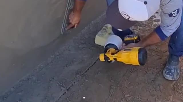Pedreiro ensinando