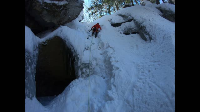 Ice Climbing Middle Cataract, Western Maine 2/9/2022