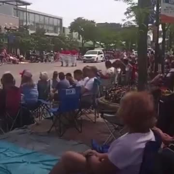video shows beginning of 4th of July attack in Illinois; more than 60 shots in 20 seconds
