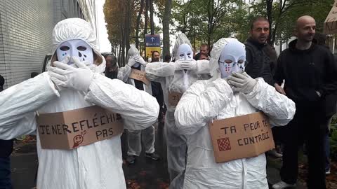 Les Masques Blancs Lyon Rassemblement pour Kler Eclaire Ecole des Larmes le 2 Novembre