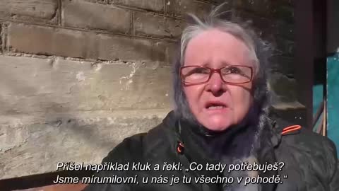 Důchodkyně z Mariupolu promluvila o životě ve městě pod kontrolou praporu Azov