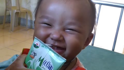 the baby refuses to drink milk