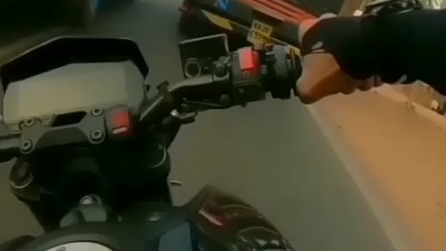 KTM RC390 vs Truck