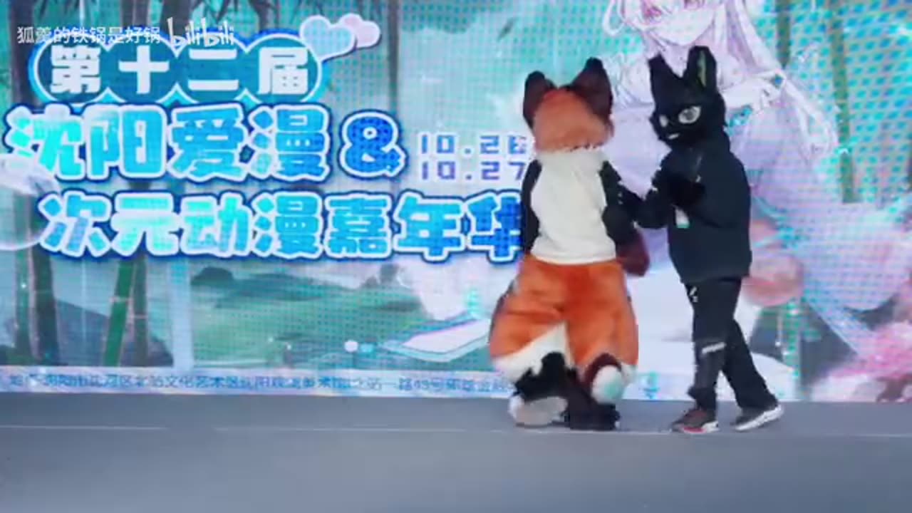 兽装走秀哦!