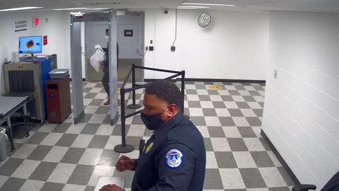 6134RHOBG3G308CLobby8Entrance_2021-01-06_13h20min01s290ms.mp4