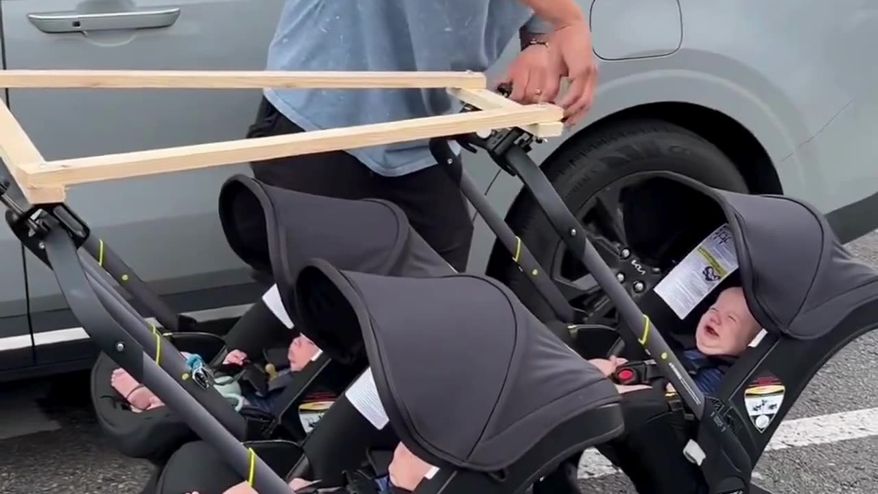 Dad’s Genius Triplet Stroller—Is He Dad of the Year or Engineering Legend? 👨‍👧‍👧🛠️