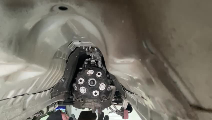 BMW 330D 2007 GEARBOX REMOVAL PART 2