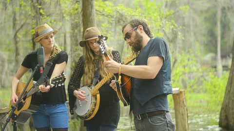 Shook Twins "Got Your Message" Live Music