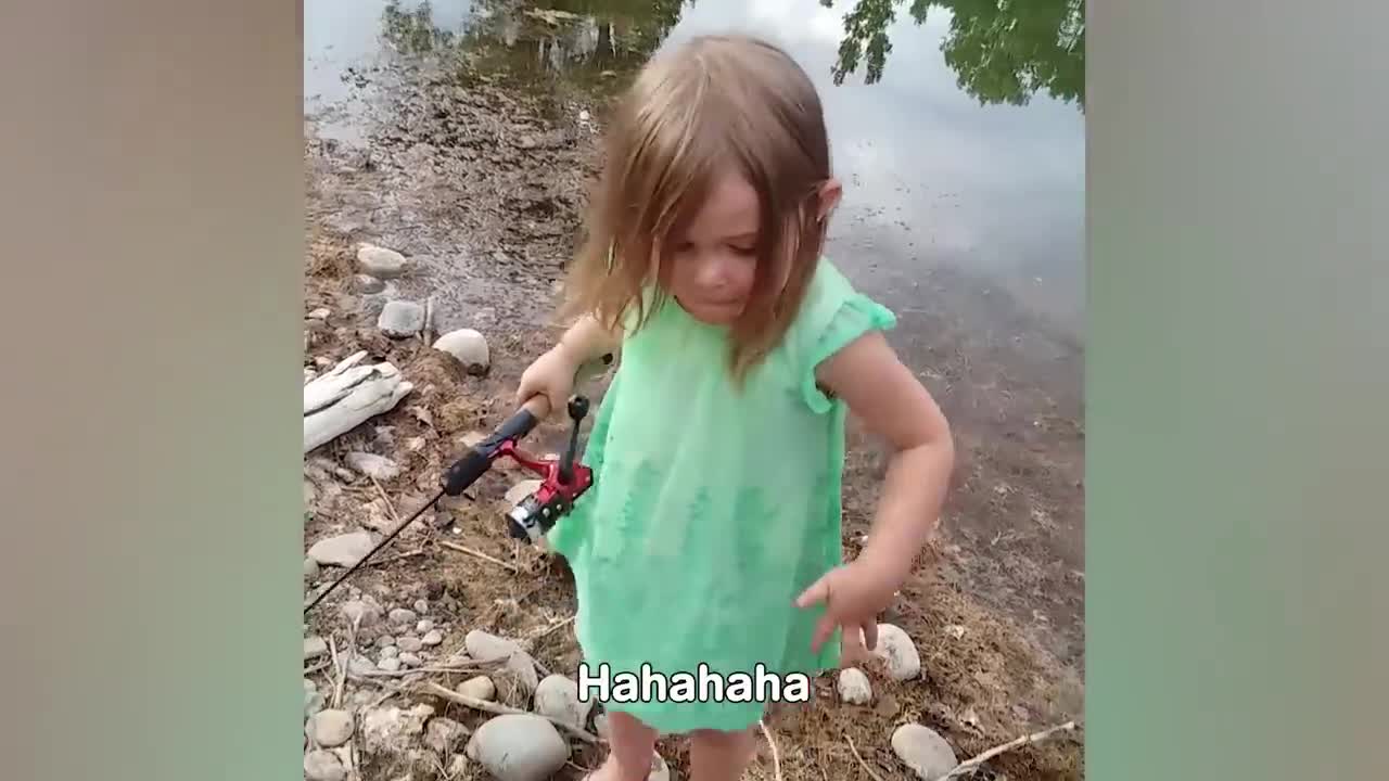 funny video// try notn to laugh