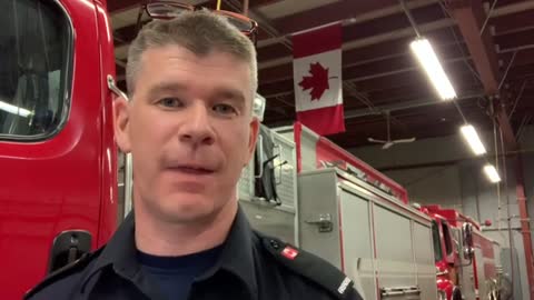 Fire Fighter "Peter van Oordt" got fired for this video about vaccines