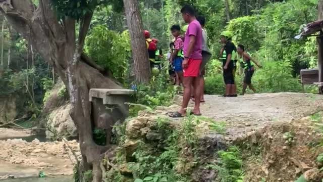 Cliff Jumping (KAWASAN FALLS Cebu, PHILIPPINES)